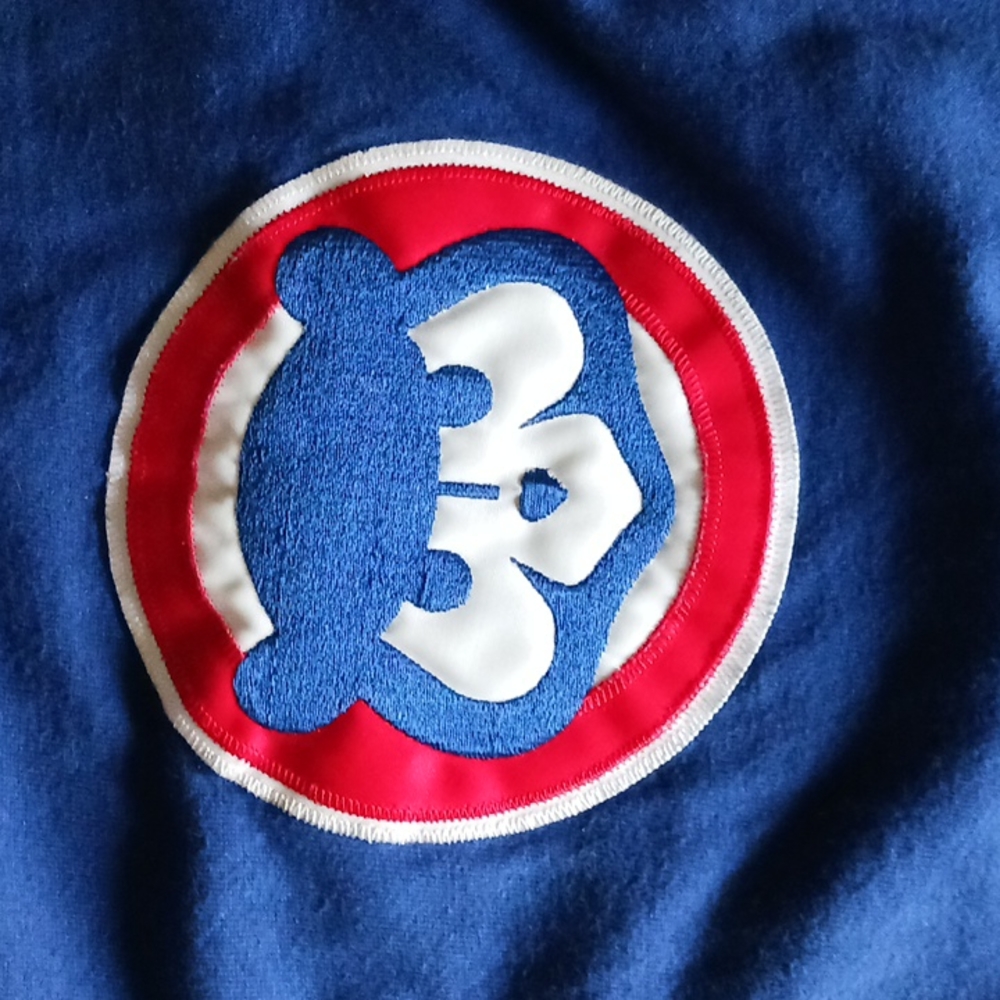 Nike Embroidered patch Chicago Cubs  men's large t-shirt
